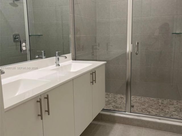 Дом в аренду по адресу 4227 NW 83rd Ave - фото 7519795