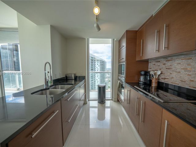 Продажа квартиры # - фото 7531262