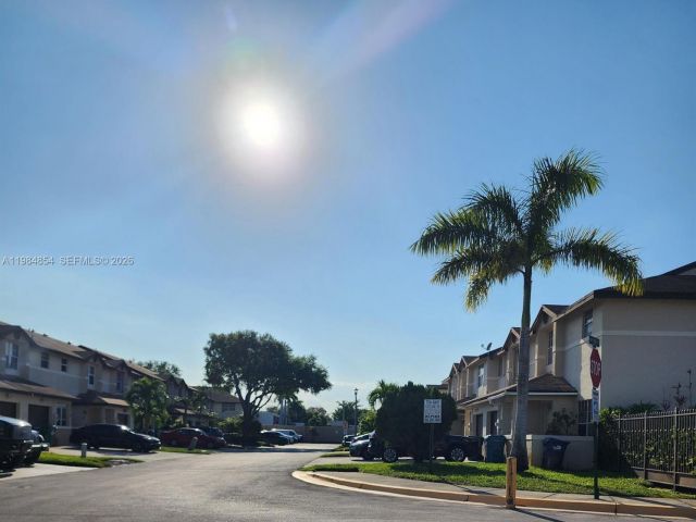 Продажа дома по адресу 3379 NW 198th Terrace - фото 7521694