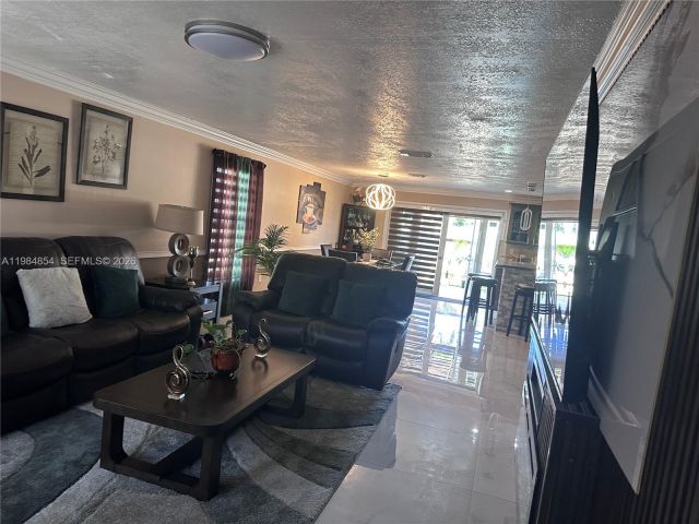 Продажа дома по адресу 3379 NW 198th Terrace - фото 7521700