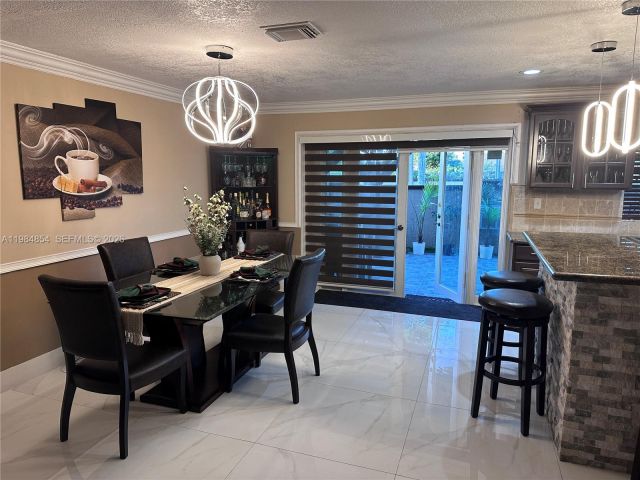 Продажа дома по адресу 3379 NW 198th Terrace - фото 7521701