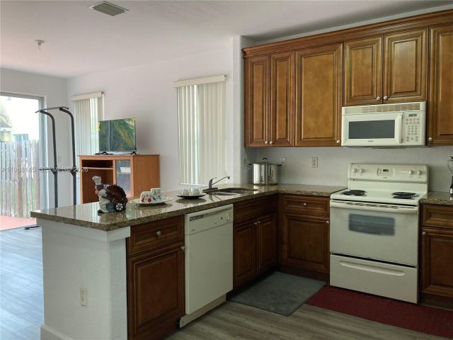 Продажа дома по адресу 14956 SW 8th Ln - фото 7529685