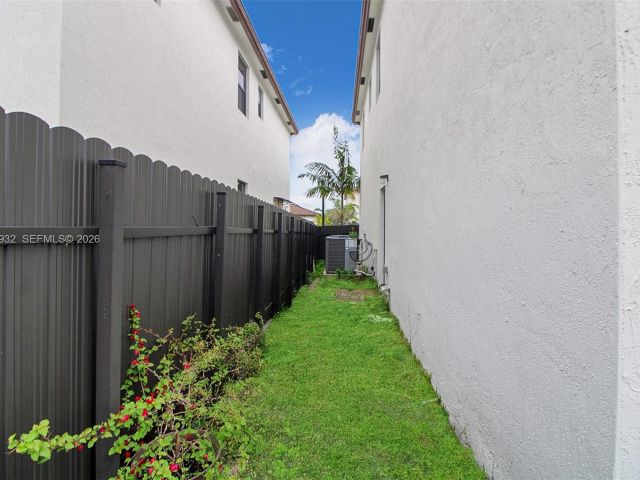 Продажа дома по адресу 12900 SW 229th St - фото 7519859