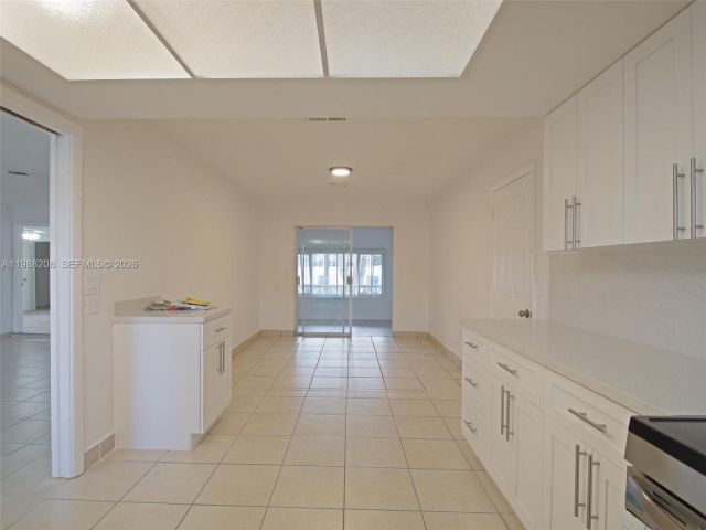 Дом в аренду по адресу 5510 Johnson St - фото 7521251