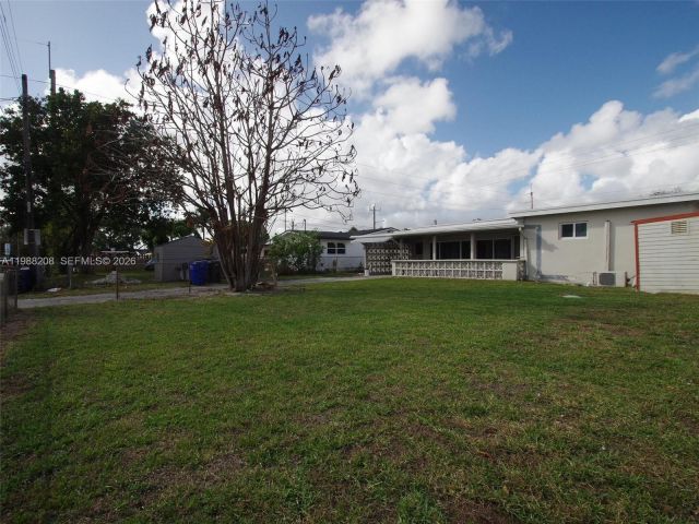 Дом в аренду по адресу 5510 Johnson St - фото 7521253