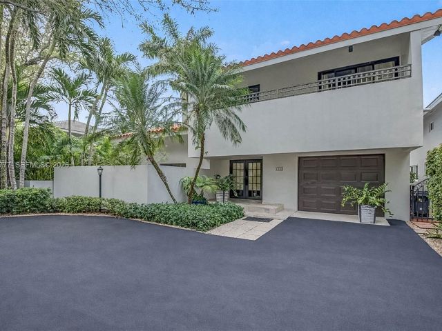 Продажа дома по адресу 4950 San Amaro Dr - фото 7520169