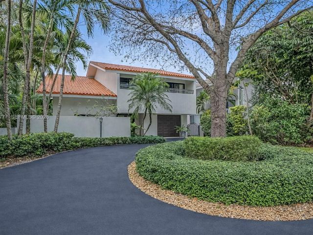 Продажа дома по адресу 4950 San Amaro Dr - фото 7520170