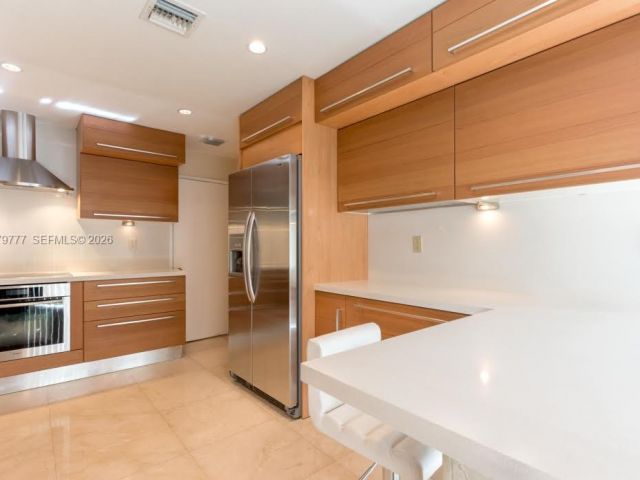 Продажа дома по адресу 4950 San Amaro Dr - фото 7520174