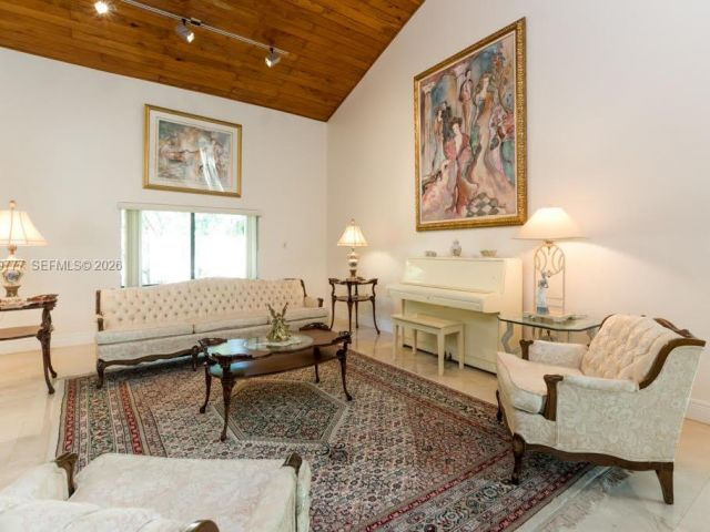 Продажа дома по адресу 4950 San Amaro Dr - фото 7520177