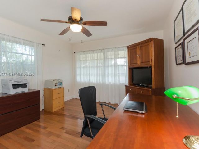 Продажа дома по адресу 4950 San Amaro Dr - фото 7520185