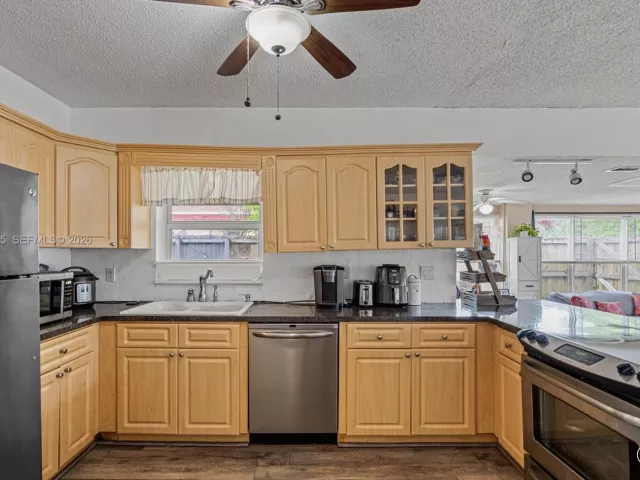 Продажа дома по адресу 1482 NE 175th St - фото 7537064