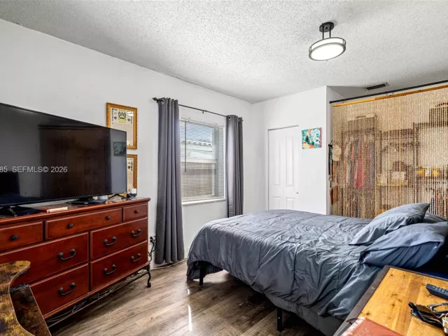 Продажа дома по адресу 1482 NE 175th St - фото 7537065