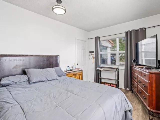 Продажа дома по адресу 1482 NE 175th St - фото 7537066