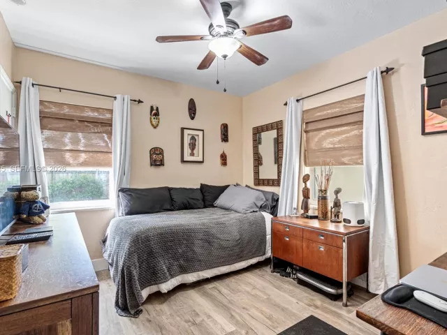 Продажа дома по адресу 1482 NE 175th St - фото 7537067