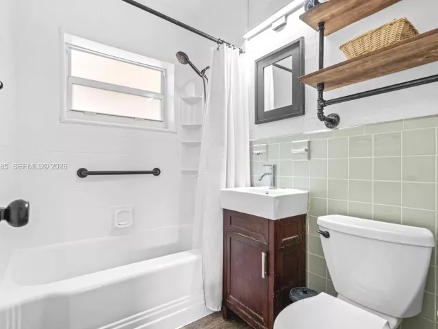 Продажа дома по адресу 1482 NE 175th St - фото 7537069