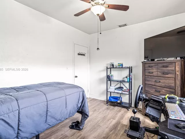 Продажа дома по адресу 1482 NE 175th St - фото 7537070