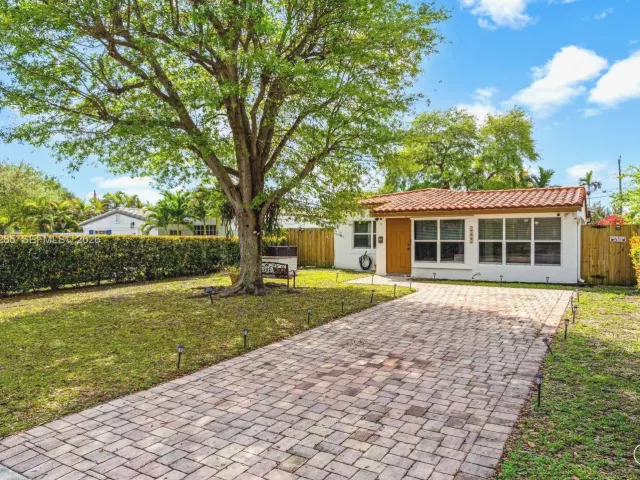 Продажа дома по адресу 1482 NE 175th St - фото 7537053