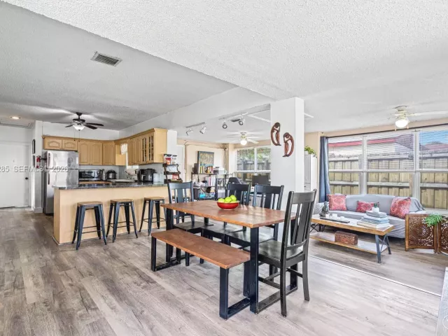 Продажа дома по адресу 1482 NE 175th St - фото 7537055