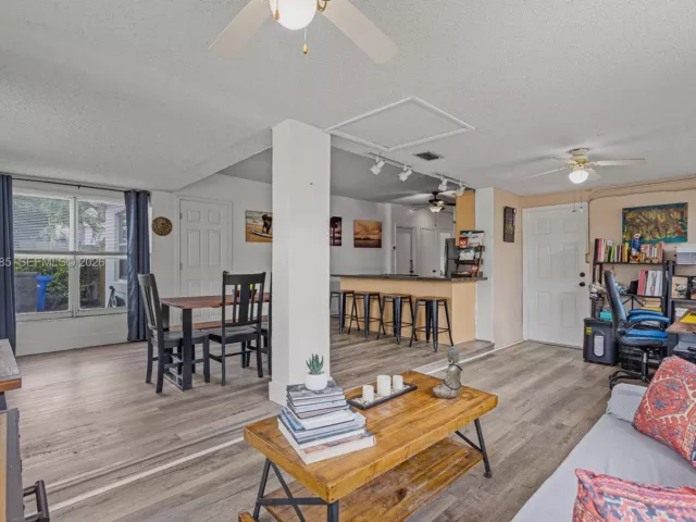 Продажа дома по адресу 1482 NE 175th St - фото 7537056