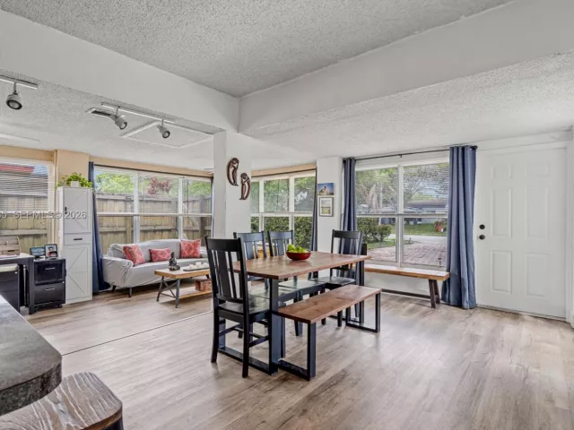 Продажа дома по адресу 1482 NE 175th St - фото 7537057