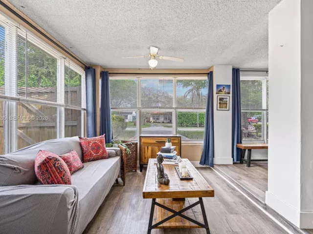 Продажа дома по адресу 1482 NE 175th St - фото 7537058