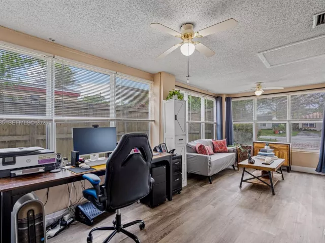 Продажа дома по адресу 1482 NE 175th St - фото 7537060