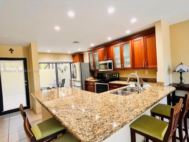 Дом в аренду по адресу 9974 Costa Del Sol Blvd C-87 - фото 7521755