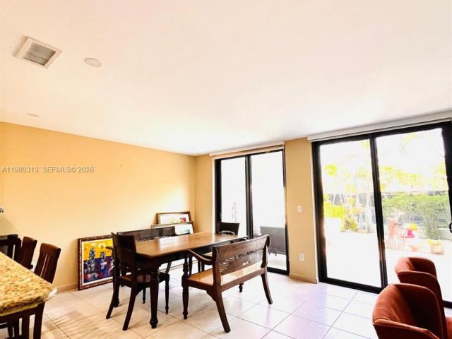 Дом в аренду по адресу 9974 Costa Del Sol Blvd C-87 - фото 7521759