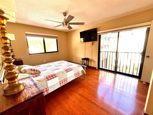 Дом в аренду по адресу 9974 Costa Del Sol Blvd C-87 - фото 7521769