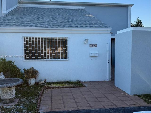 Продажа дома по адресу 2500 SW 122nd Ct - фото 7521481