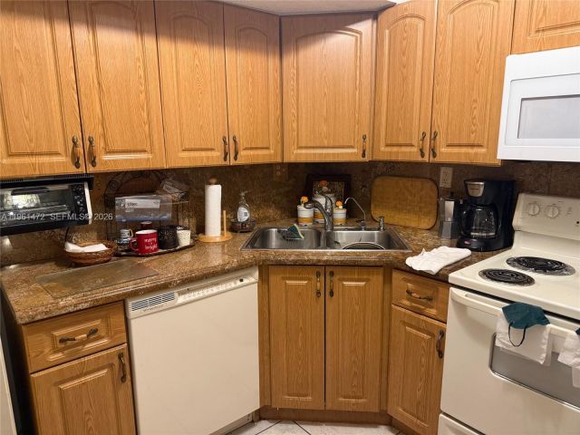 Продажа дома по адресу 2500 SW 122nd Ct - фото 7521484