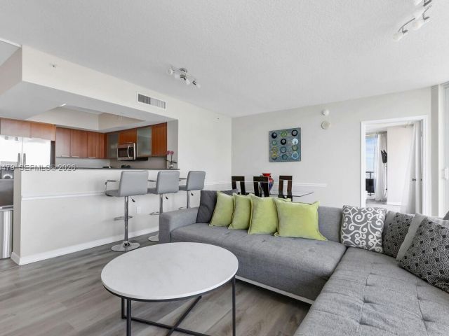 Квартира в аренду номер2007 - фото 7523073