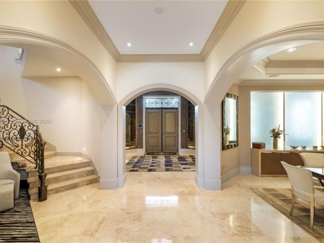 Продажа дома по адресу 5250 Snapper Creek Rd - фото 7522758