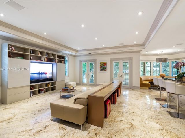 Продажа дома по адресу 5250 Snapper Creek Rd - фото 7522769