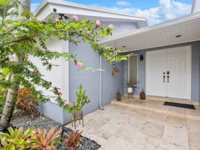 Продажа дома по адресу 12825 SW 116th St - фото 7522647