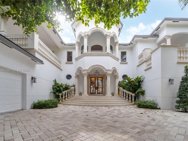 Дом в аренду по адресу 100 Palm Ave - фото 7522736