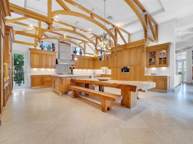 Дом в аренду по адресу 100 Palm Ave - фото 7522741