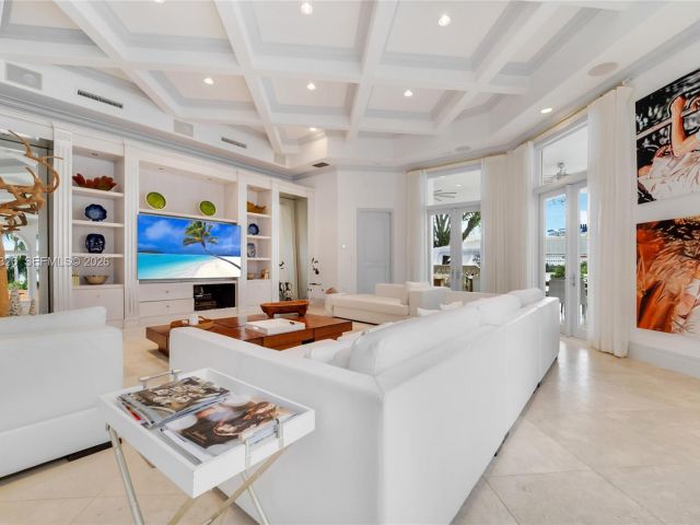 Дом в аренду по адресу 100 Palm Ave - фото 7522747