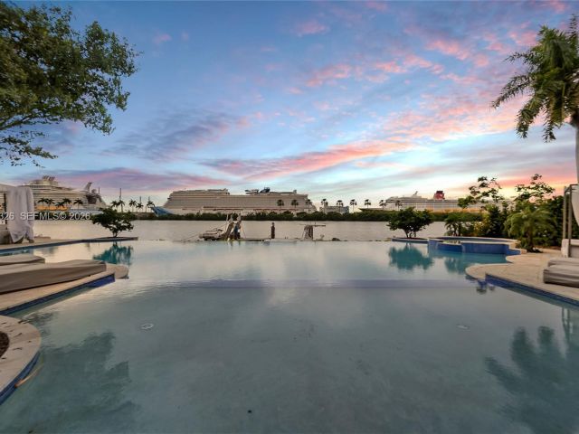 Дом в аренду по адресу 100 Palm Ave - фото 7522751