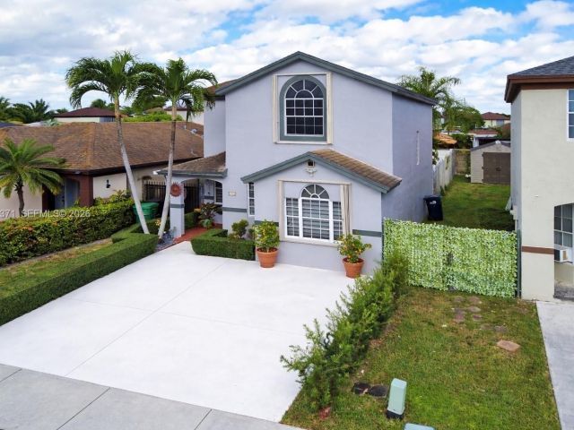 Продажа дома по адресу 13921 SW 164th St - фото 7531652