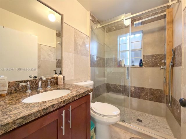 Продажа дома по адресу 13921 SW 164th St - фото 7531661