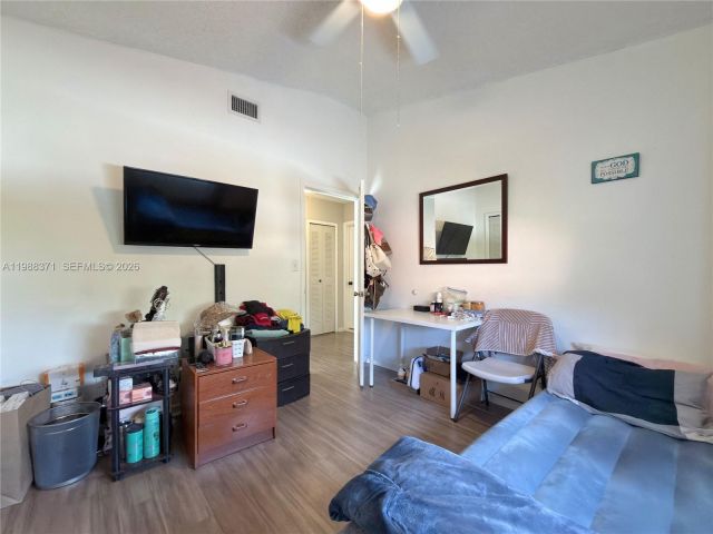 Продажа дома по адресу 13921 SW 164th St - фото 7531662