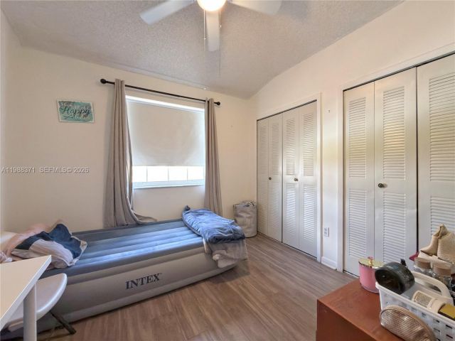 Продажа дома по адресу 13921 SW 164th St - фото 7531663