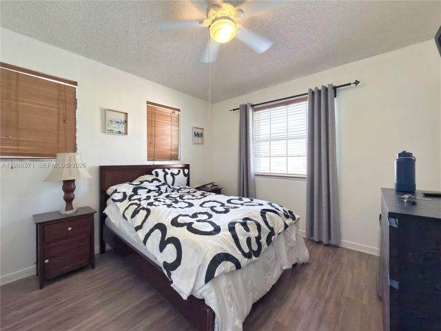 Продажа дома по адресу 13921 SW 164th St - фото 7531664