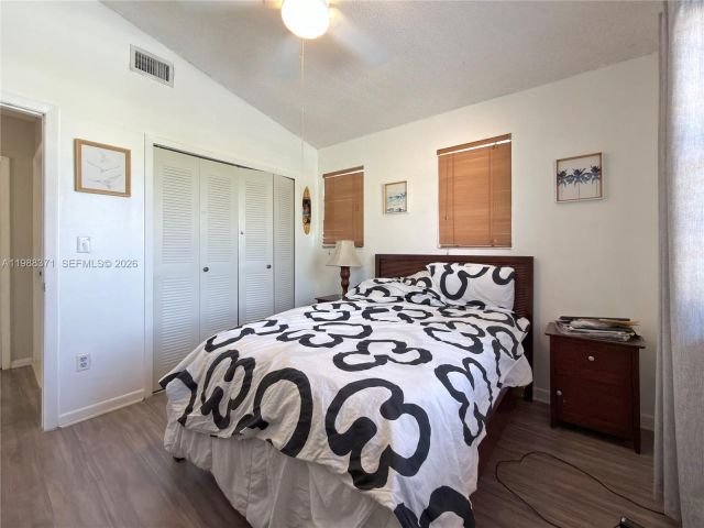 Продажа дома по адресу 13921 SW 164th St - фото 7531665