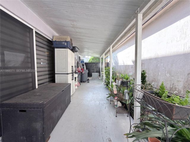 Продажа дома по адресу 13921 SW 164th St - фото 7531667