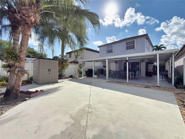 Продажа дома по адресу 13921 SW 164th St - фото 7531668