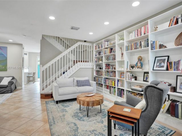 Продажа дома по адресу 12554 SW 125th Ter - фото 7522627