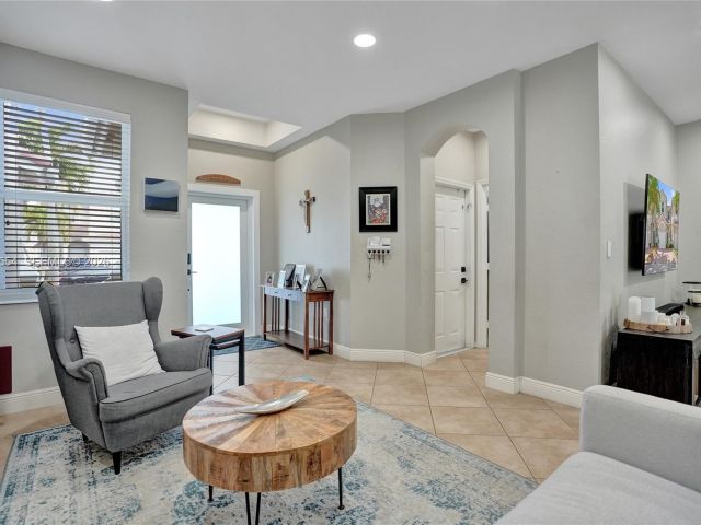 Продажа дома по адресу 12554 SW 125th Ter - фото 7522629