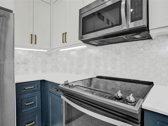 Продажа дома по адресу 12554 SW 125th Ter - фото 7522639